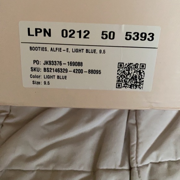 Too big of a fit for me - Picture 3 of 4